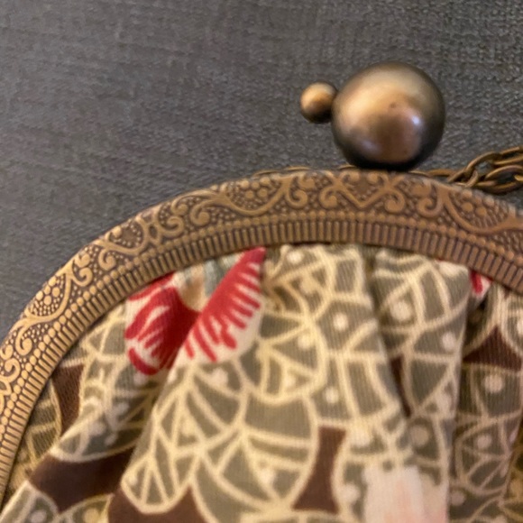 Gorgeous little purse with chain. EUC! - Picture 9 of 9